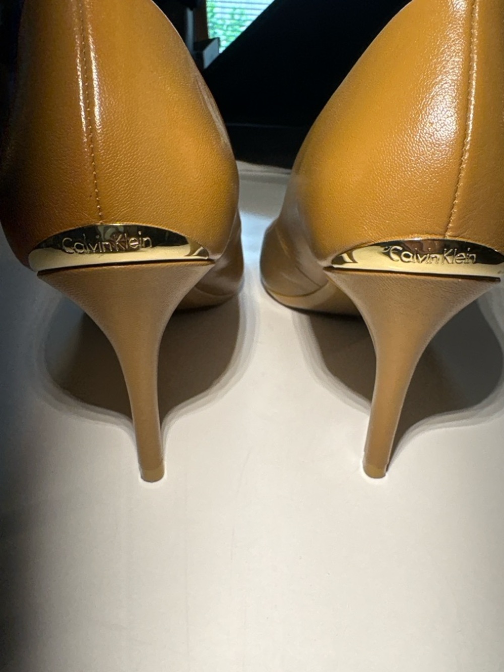 Calvin Klein Gayle Pumps Size 8 Tan Pointed Toe Heels Classic - Picture 6 of 7